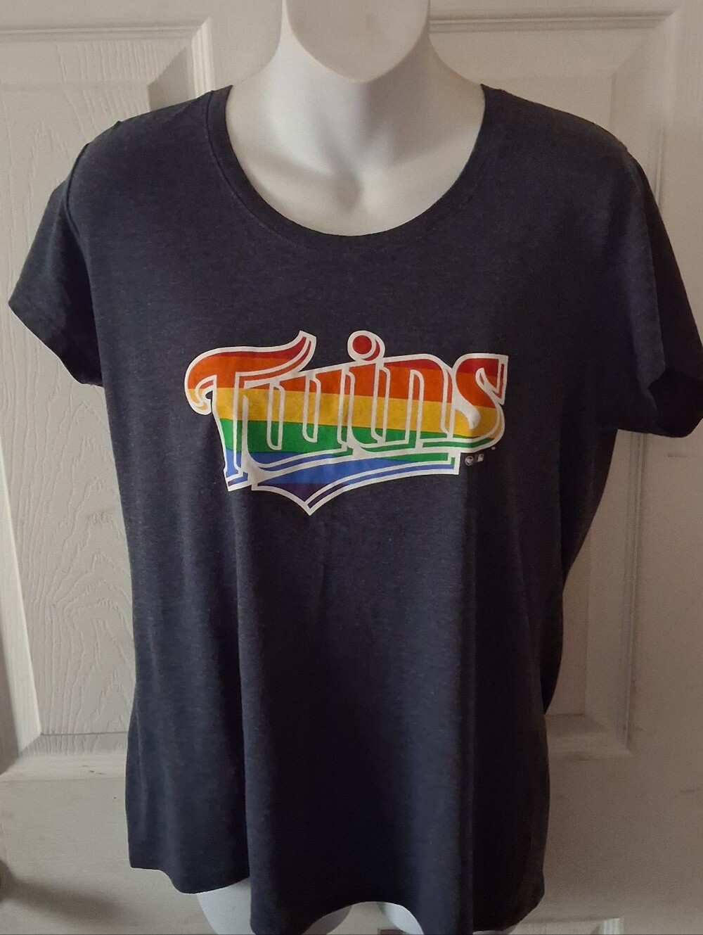'47 Brand Minnesota Twins - Pride Women's T-shirt. Size XL